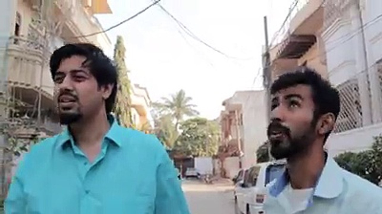 Mobile Snatching Situation in Karachi be like by Bekaar Vines
