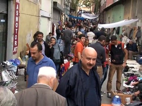 Bayram öncesi Kurtuluş'ta bir bit pazarı haber Halime Aktürk