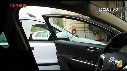 M. Artini (M5S) al Tel. con M. Renzi: "La frusta per il suo culo"