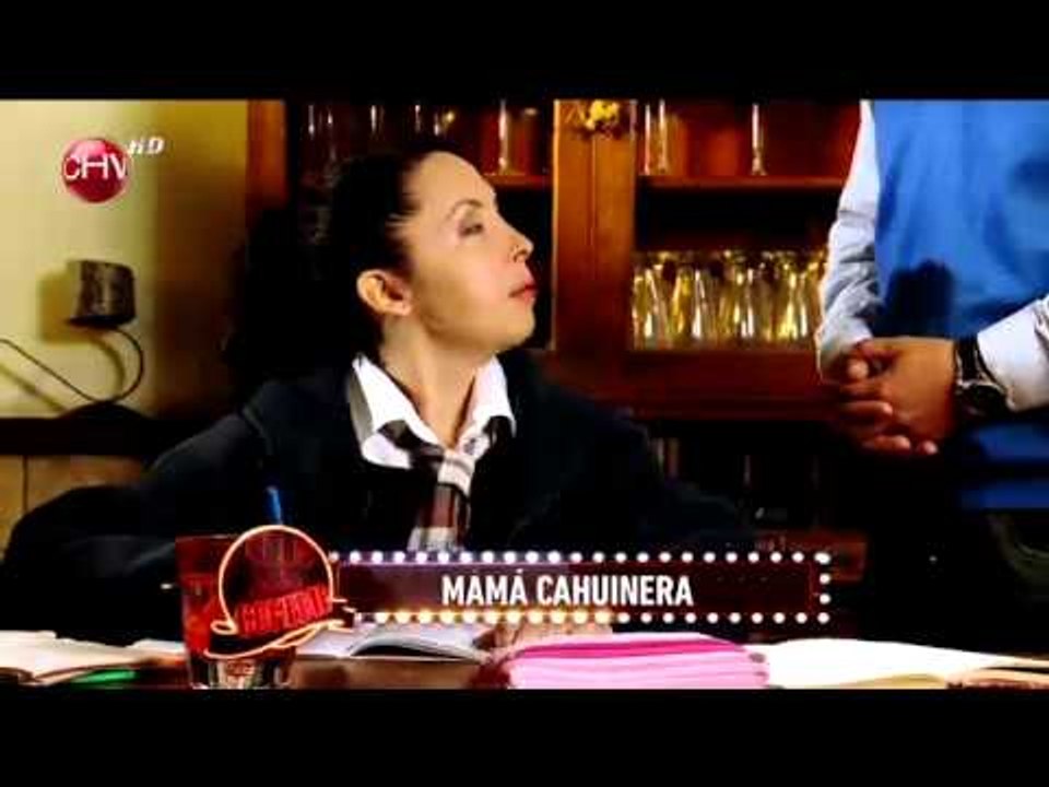 Mamá cahuinera: Un hombre escondido debajo de la cama