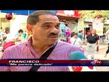 Pareja tiene sexo en vehículo estacionado fuera de colegio - CHV Noticias