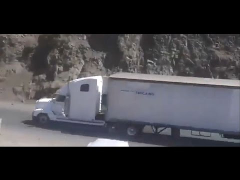 Impactante registro muestra accidente de camión...