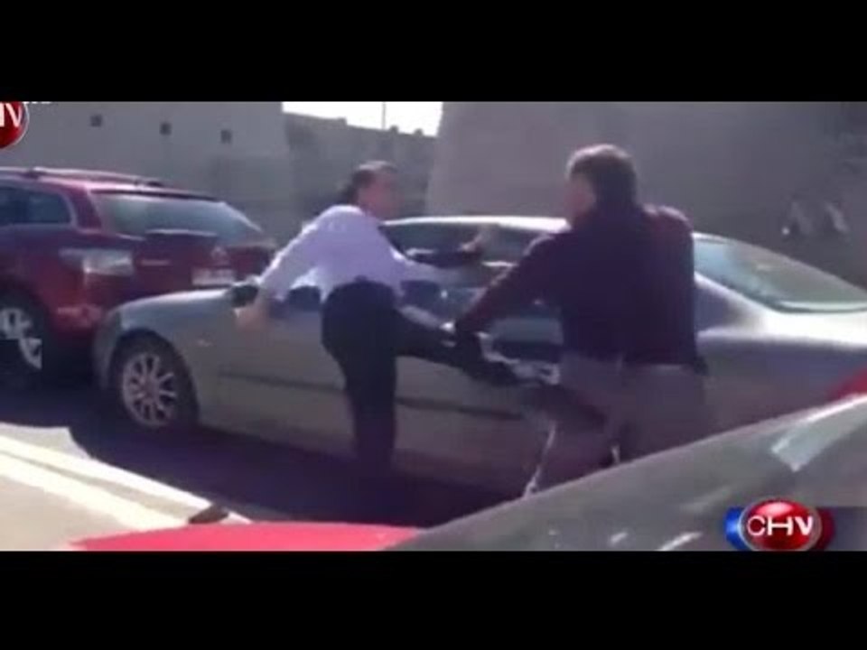 Violenta pelea de dos conductores frente a la Escuela Militar - CHV Noticias