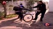 Ciclista rompió el parabrisas de una camioneta tras atropello - CHV Noticias