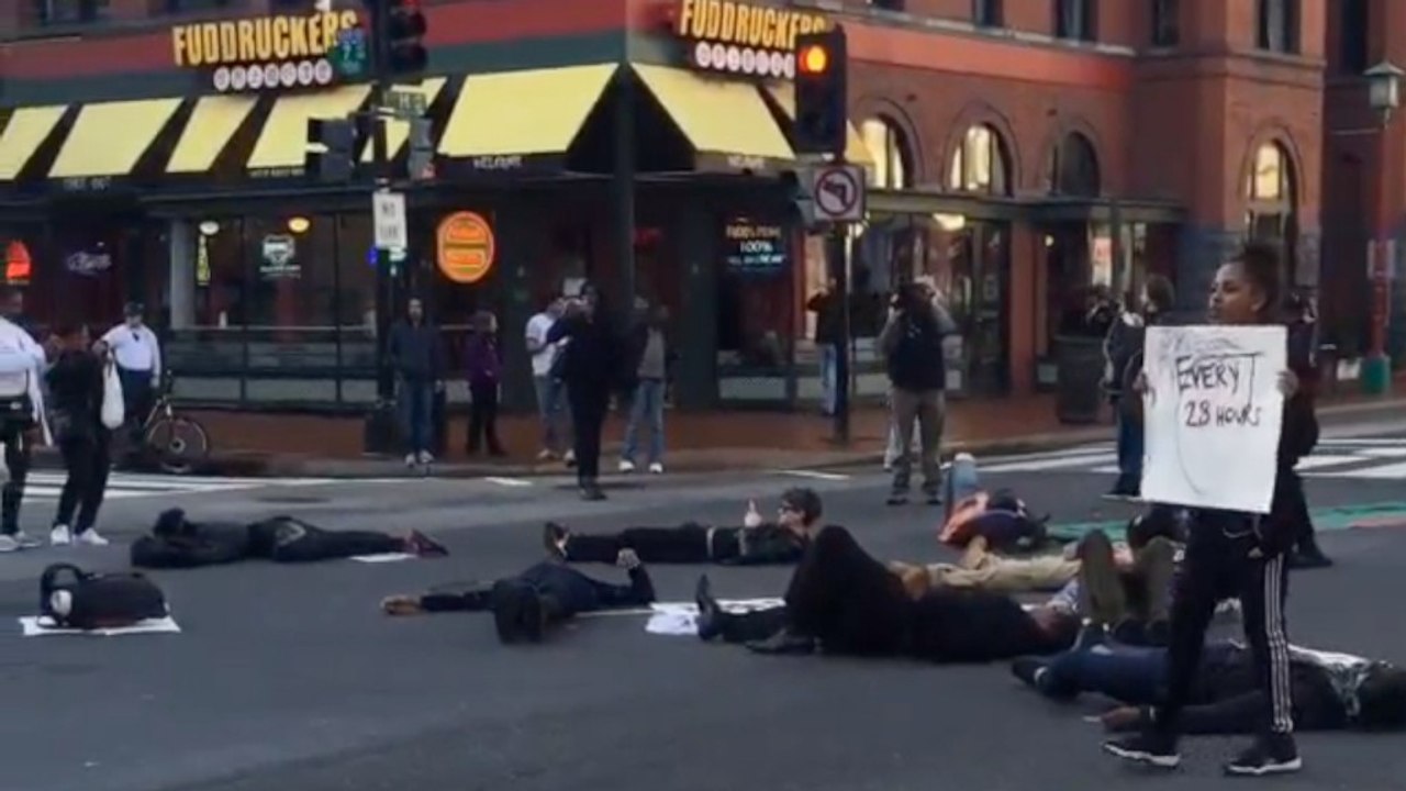 Ferguson protesters lie down on D.C. roads