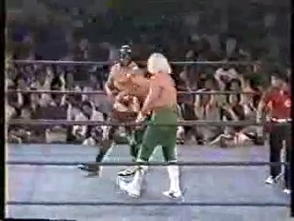 Mil Mascaras vs Austin Idol -1980