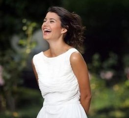 Beren Saat 8 Çocuk Annesi Emine ile Geri Dönüyor