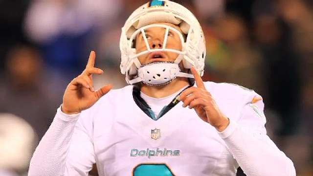 Dolphins Edge Jets, Stay in Playoff Hunt