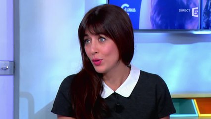 Nolwenn Leroy explique son "Saint-Brieuc bonsoir!" - C à vous - 01/12/2014