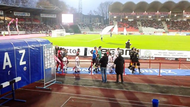 NOS U11/12 ACCOMPAGNENT L'ENTREE DES JOUEURS LORS D'ETG GUINGAMP _ PARTIE 1