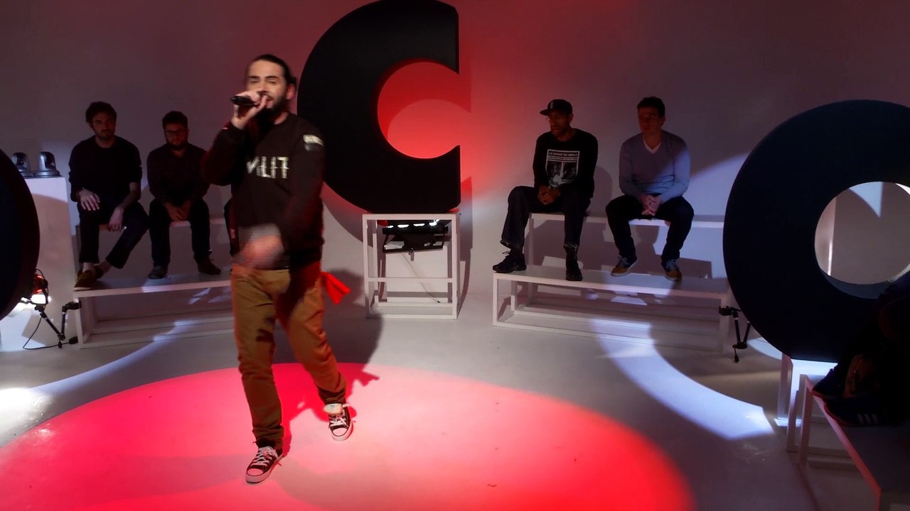 Brav joue 'Tyler Durden' en live