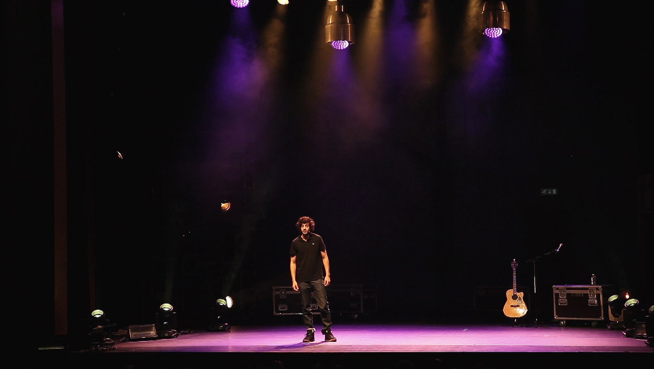 "Grand garçon", le nouveau spectacle de Max Boublil