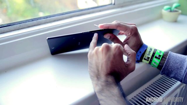 Sony Xperia Z3 Tablet Compact Unboxing and First Impressions!