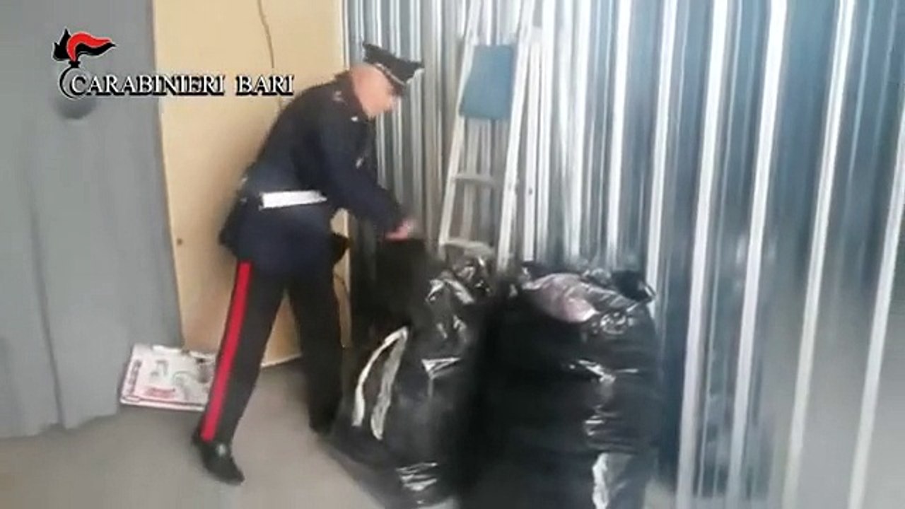 Andria - Scoperta a Barletta un laboratorio della contraffazione (02.12.14)