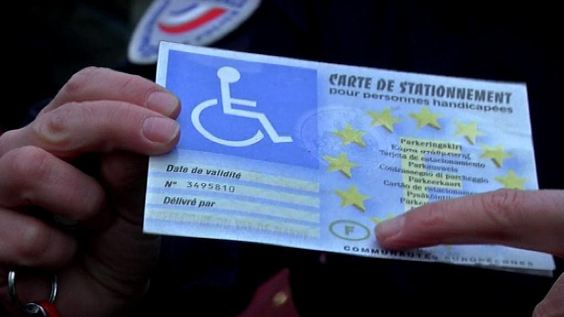 Trafic de cartes de stationnement Handicap: vaste contrôle à Paris - Vidéo  Dailymotion