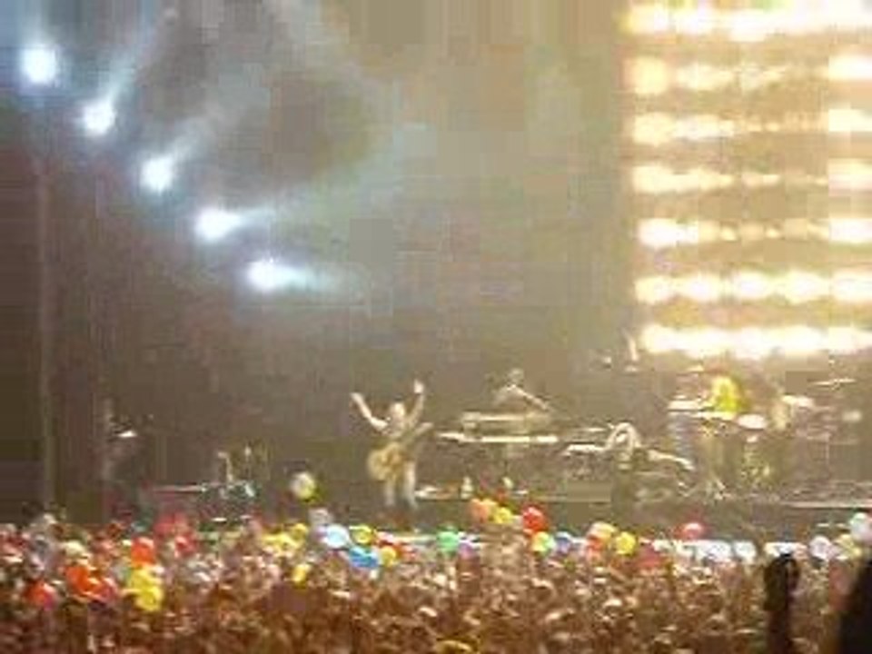 SHAKIRA "CIEGA SORDOMUDA" (2) PARIS 16/02/07