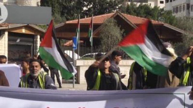 Gazze'de Belediye Çalışanları Gösteri Düzenledi