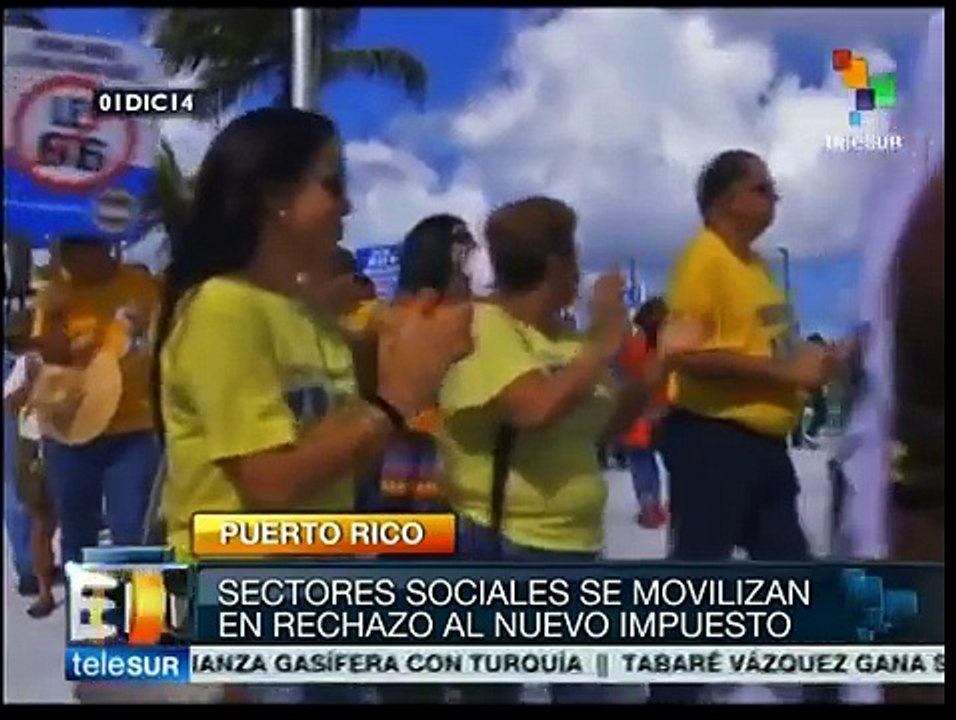 Puertorriqueños protestan por nuevo impuesto al petróleo y derivados