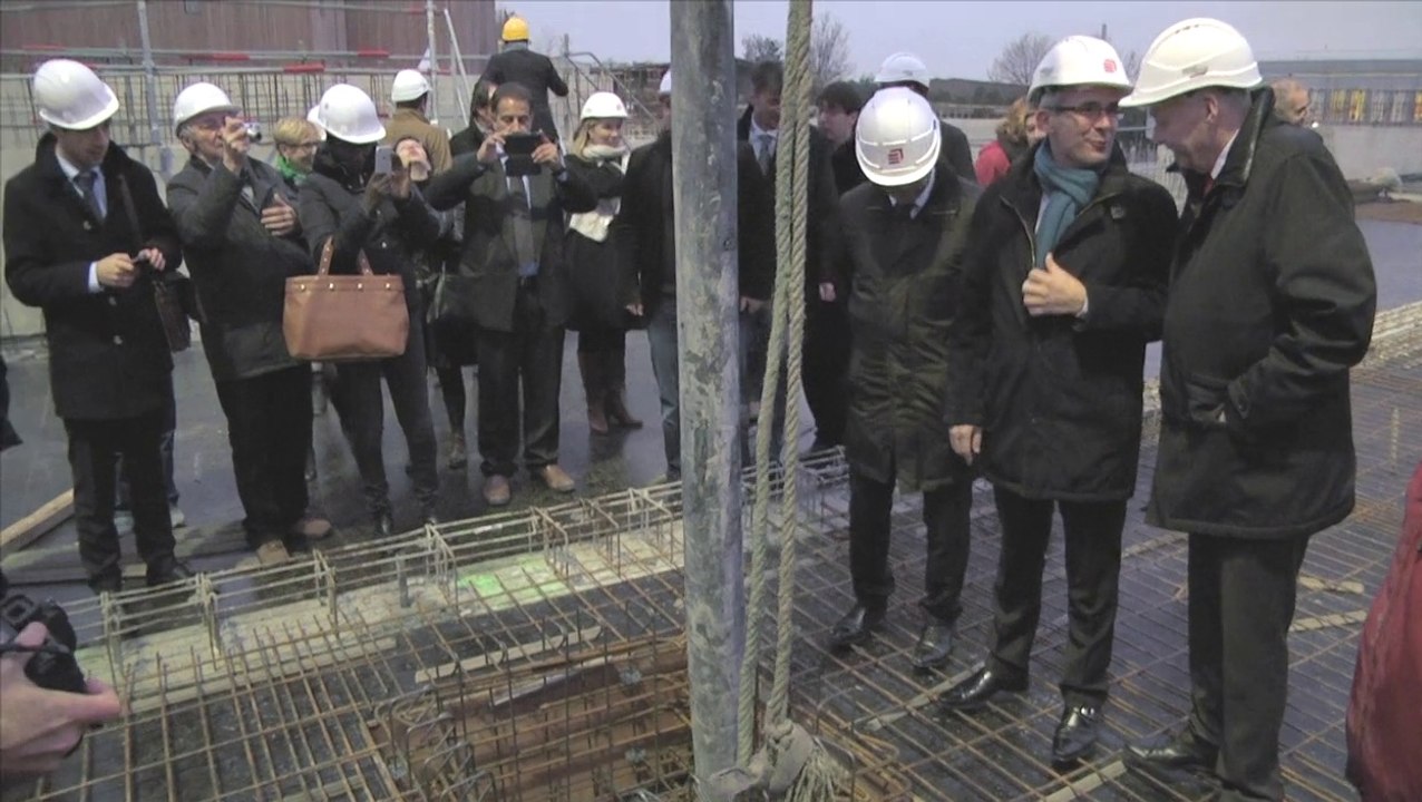 Pose de la première pierre du futur centre aquatique du collège Louise-Michel à Clichy-sous-Boispiscine