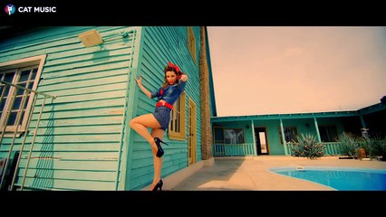 Liza Fox - Dynamite (Video)