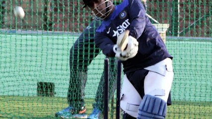 MS Dhoni to Reach Australia Before First Test