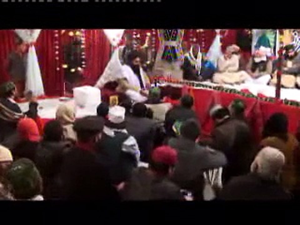 Pir Sarkar Ji ki zar e sidarat Milad e Mustafa Kareem صل الله عليه واله وسلم  on 15jan2014~Day 13~Part02