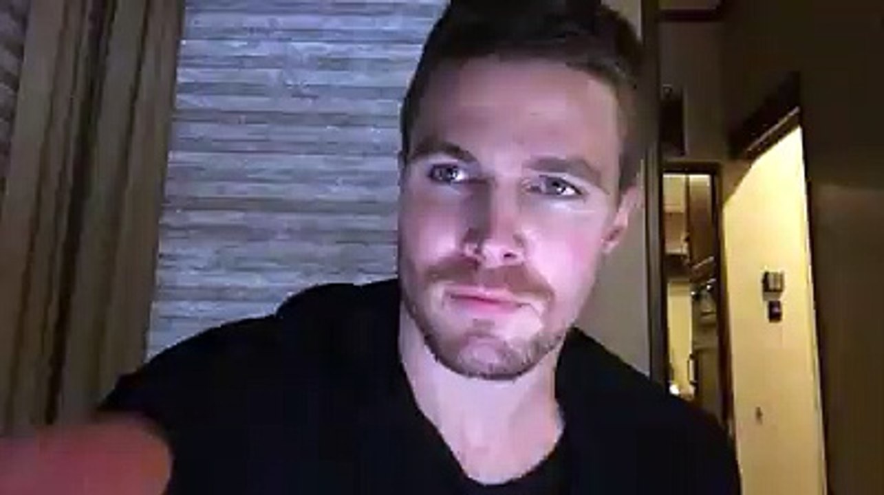 Stephen Amell - Video Q&A