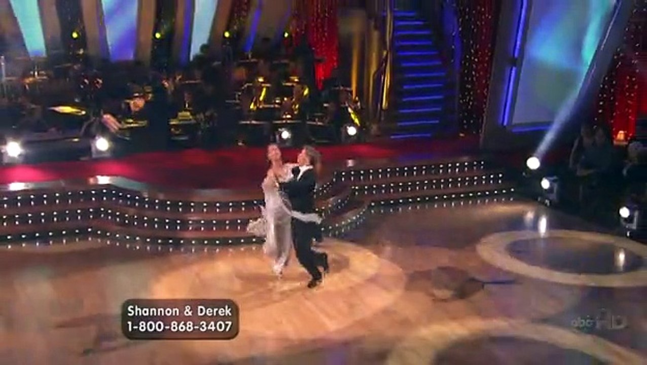 Shannon Elizabeth & Derek Hough - Quickstep