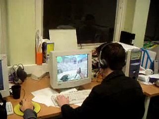 Un joueur énervé à Counter-Strike