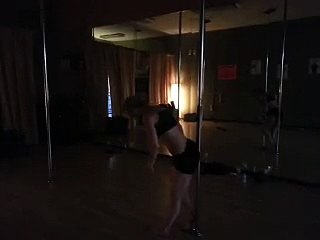 Kat Pole Split