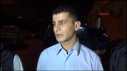 İzmir İşportacılar Zabıtaya Bıçakla Saldırdı: 3 Yaral