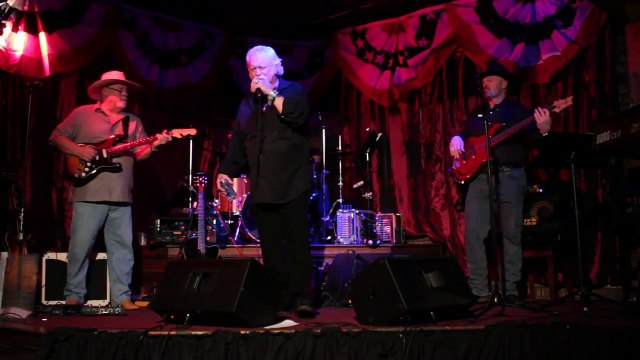 T. Graham Brown sings Wine Into Water at MJs Elvis Rockin Oldies January 2014 video