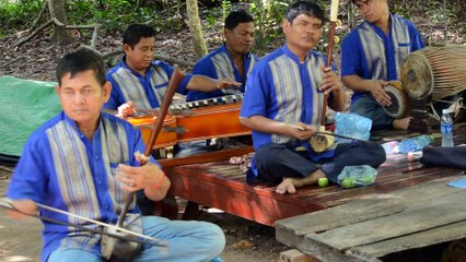 Musicians in Ta Prohm