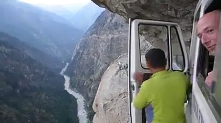 Beautiful Vely in Pakistan|Very Dangerous Turn in Pakistan