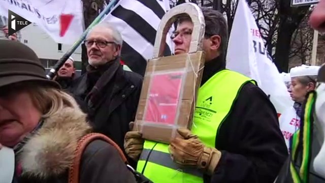 La relation entre Manuel Valls et le patronat se corse