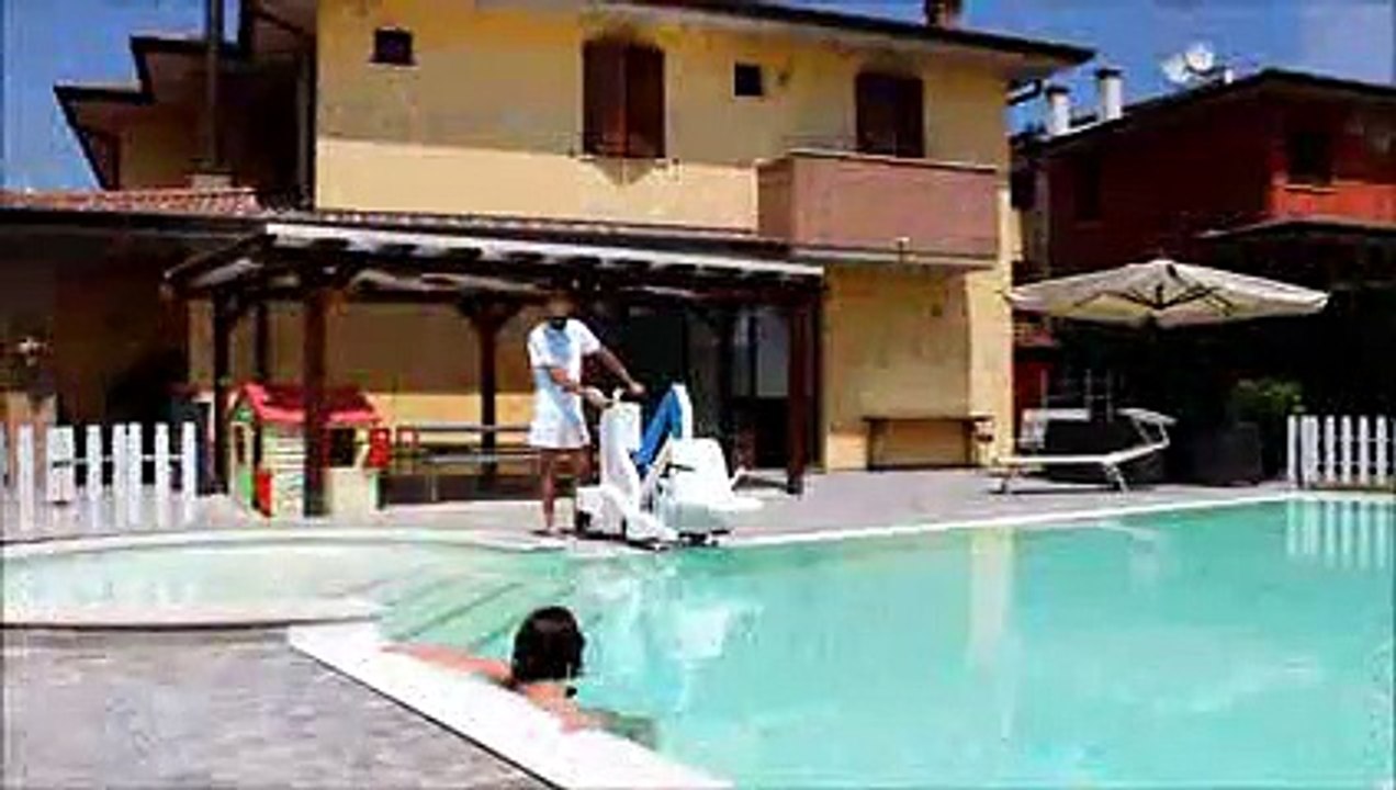 New BluOne portable pool lift
