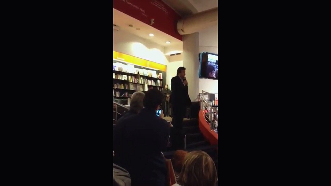 Flavio Insinna ospite alla Libreria Feltrinelli di Roma