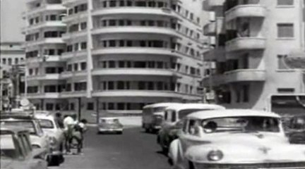 ازدحام شواطئ الإسكندرية في فصل الصيف ١٩٦٠