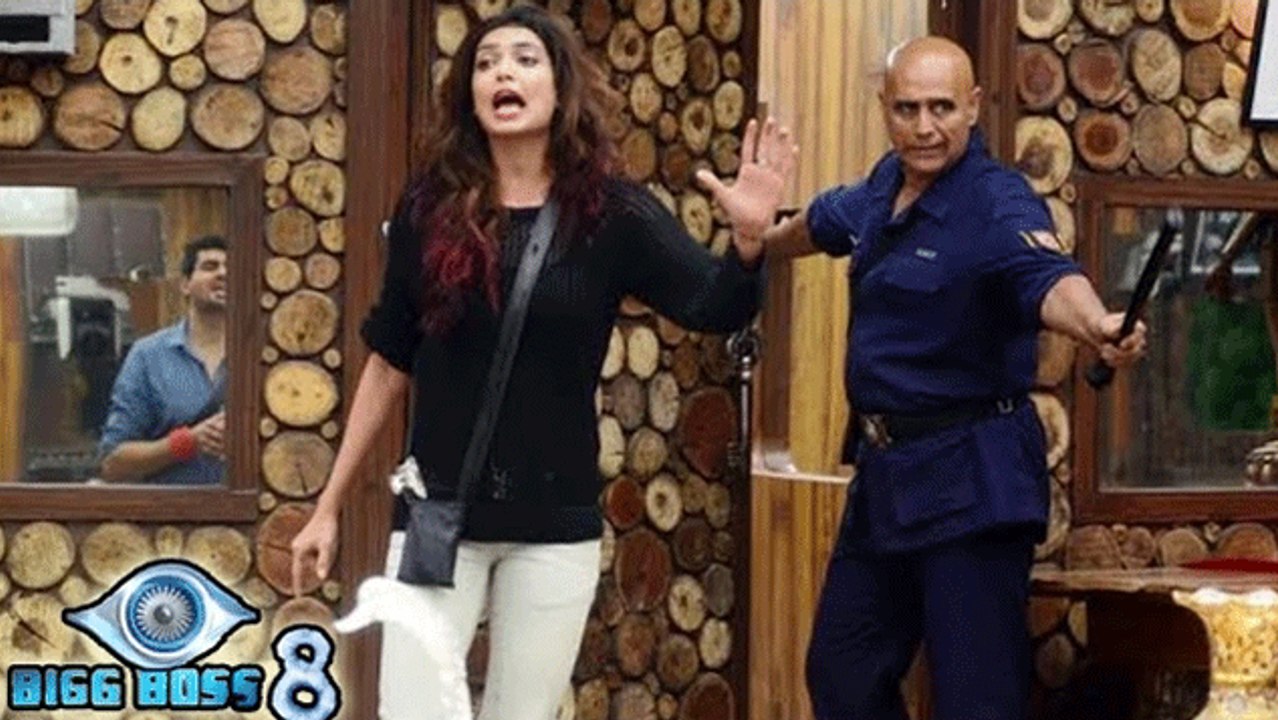 BIGG BOSS 8 | Puneet Issar Makes Karishma Bleed On Salman’s Show