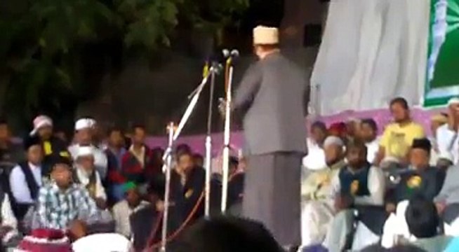 صحابی کا عقیدہ میں حضور ﷺ کی قبر انور پر آیا ہوں ، کسی پتھر کے پاس نہیں آیا ؟؟