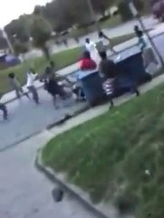 Bagarre de rue armé d'une pelle...