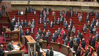 Minute de silence et hommage de Valls à Jacques Barrot à l'Assemblée