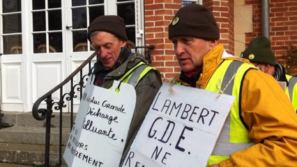 Les anti-GDE bloquent symboliquement l'entrée du site