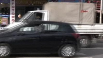 Liseli Genç Boynundan Bıçaklanarak Öldürüldü