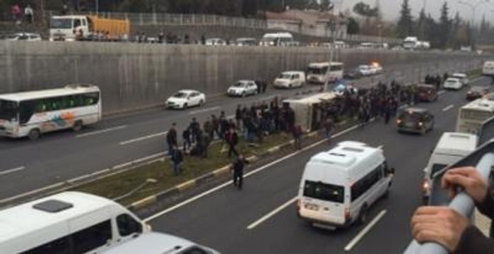 Gaziantep'te Servis Minibüsü Kaza Yaptı: Ölü ve Yaralılar Var