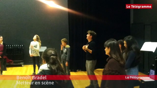 Quimper. Atelier théâtre au collège Brizeux