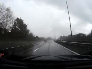 Une Mazda RX-8 victime d’aquaplaning