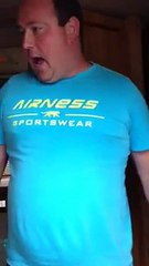 Teddy veut vendre son camping-car roumain à son ami