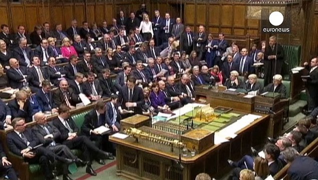 El gobierno británico anuncia nuevos impuestos a las multinacionales y los bancos