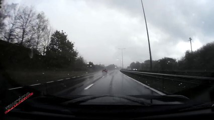 Download Video: Aquaplaning et crash à 110 km/h